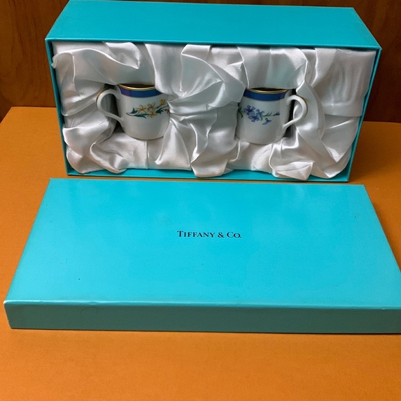 ⭐️⭐️⭐️Authentic Tiffany Tea Cup and Saucer Set⭐️⭐️⭐️
FIRM‼️❌ - Picture 4 of 16